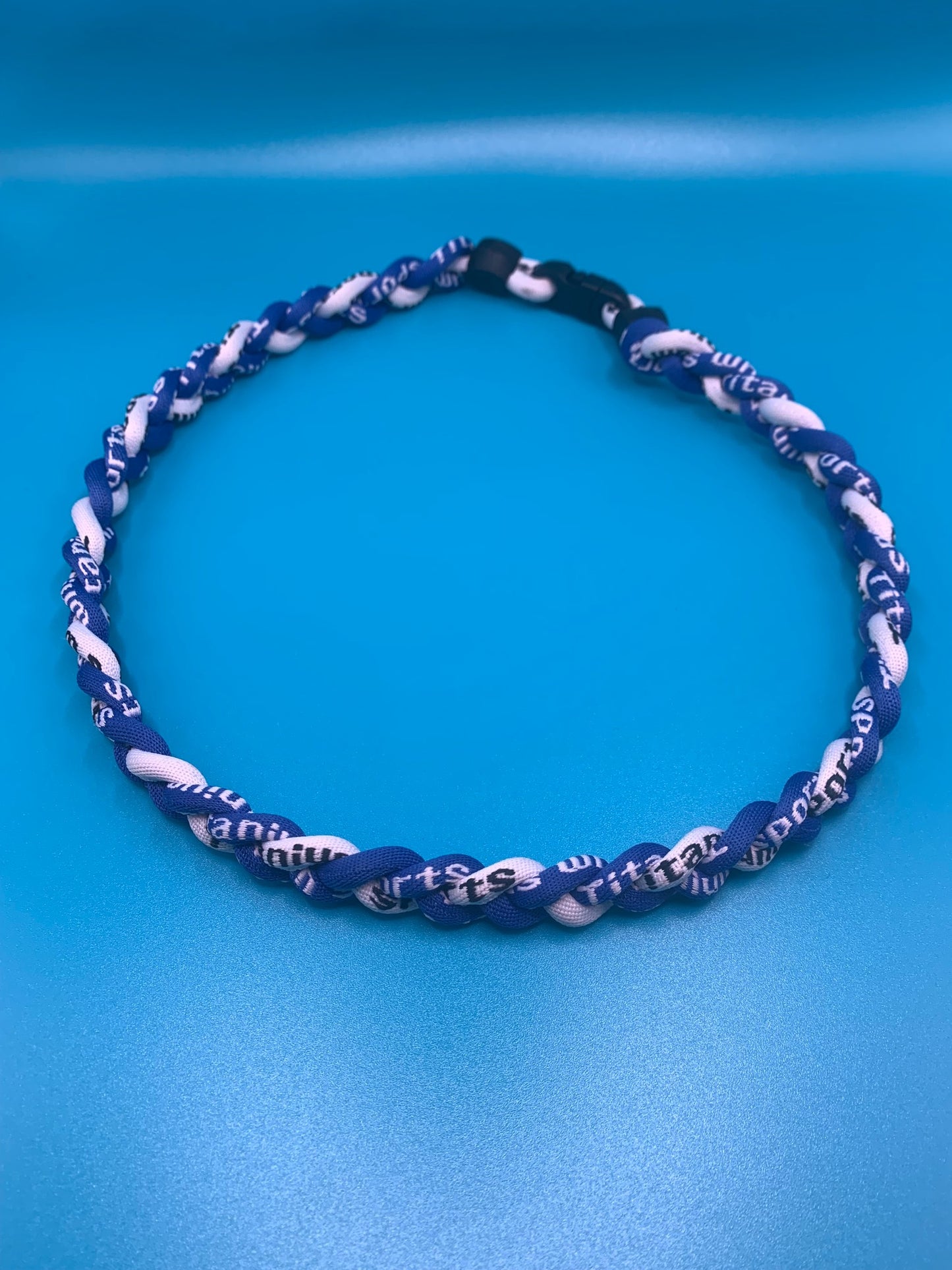 BRAIDED SPORTS NECKLACE - Blue and white
